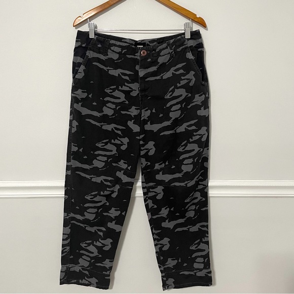 Monrow • two tone camo high waisted military pant in vintage black sz 29 - Picture 4 of 8